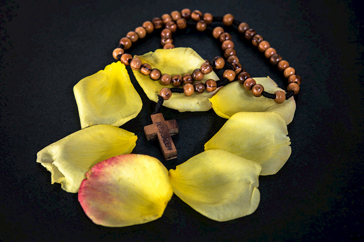 rosary-957276_1920