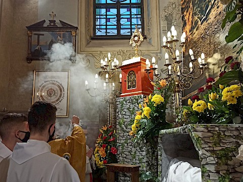 Zdjęcie 2 z 48